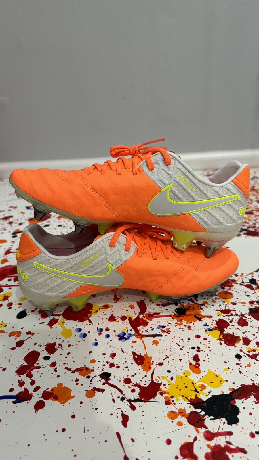 NIKE WOMENS TIEMPO LEGEND VI ORANGE VOLT SG-PRO SZ 8.5 827248-818