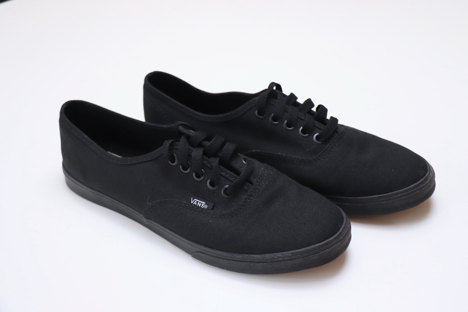Vintage All Black VANS Authentic Canvas Lace-Up Low Top Sneakers Women’s M6.5 W8