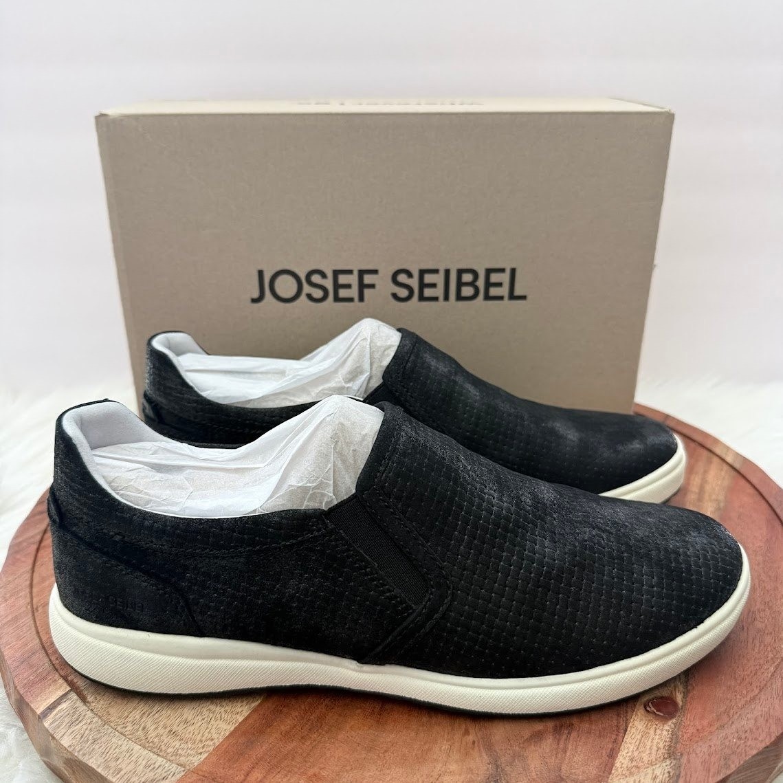 Josef Seibel Caren 73 Black Nubuck Leather Slip On Sneakers Womens 40 NEW Box