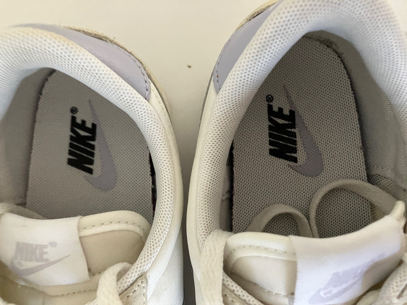 Nike Daybreak Running Shoe Womens Size 7 Retro Sneaker Running Casual Shoe