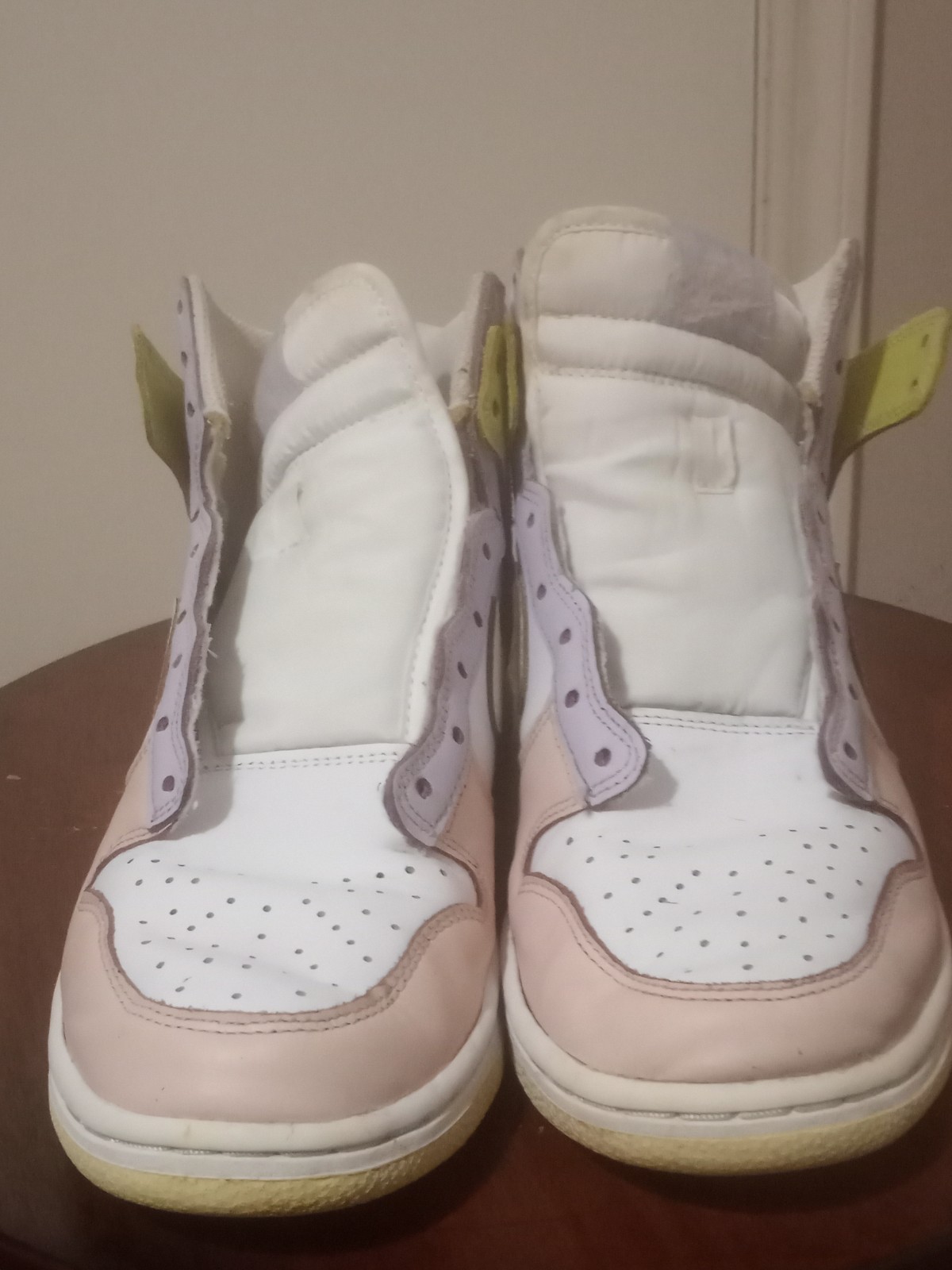 Nike Dunk High Womens Size 7.5 White/Cashmere-LT Lemon Twist DD1869-108