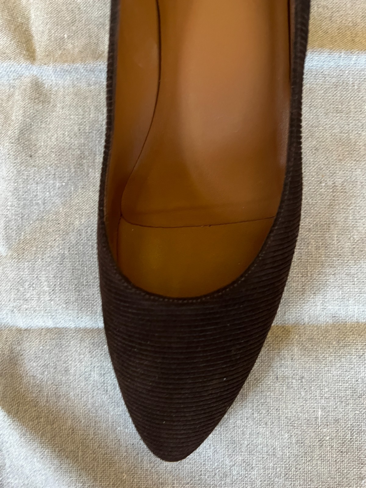 Aquatalia Pasha Expresso Brown Corduroy Suede Pumps NEW 8.5
