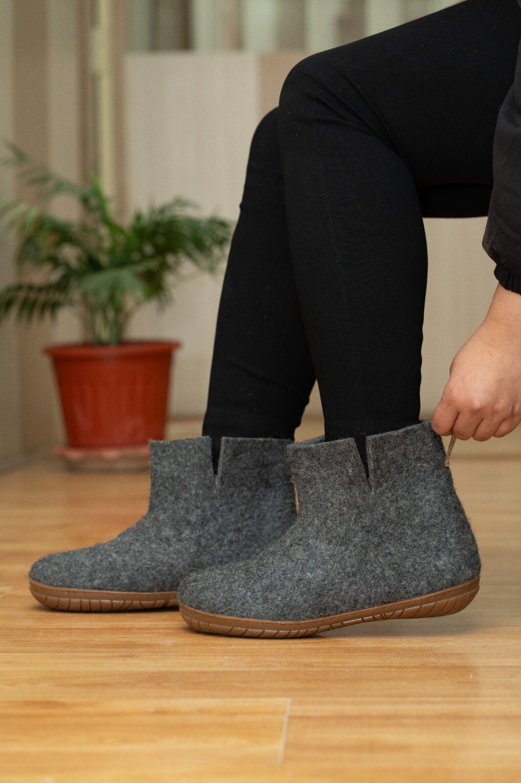 Charcoal Handmade Outdoor Low Boots With Rubber Sole – Wool Felted Boots
