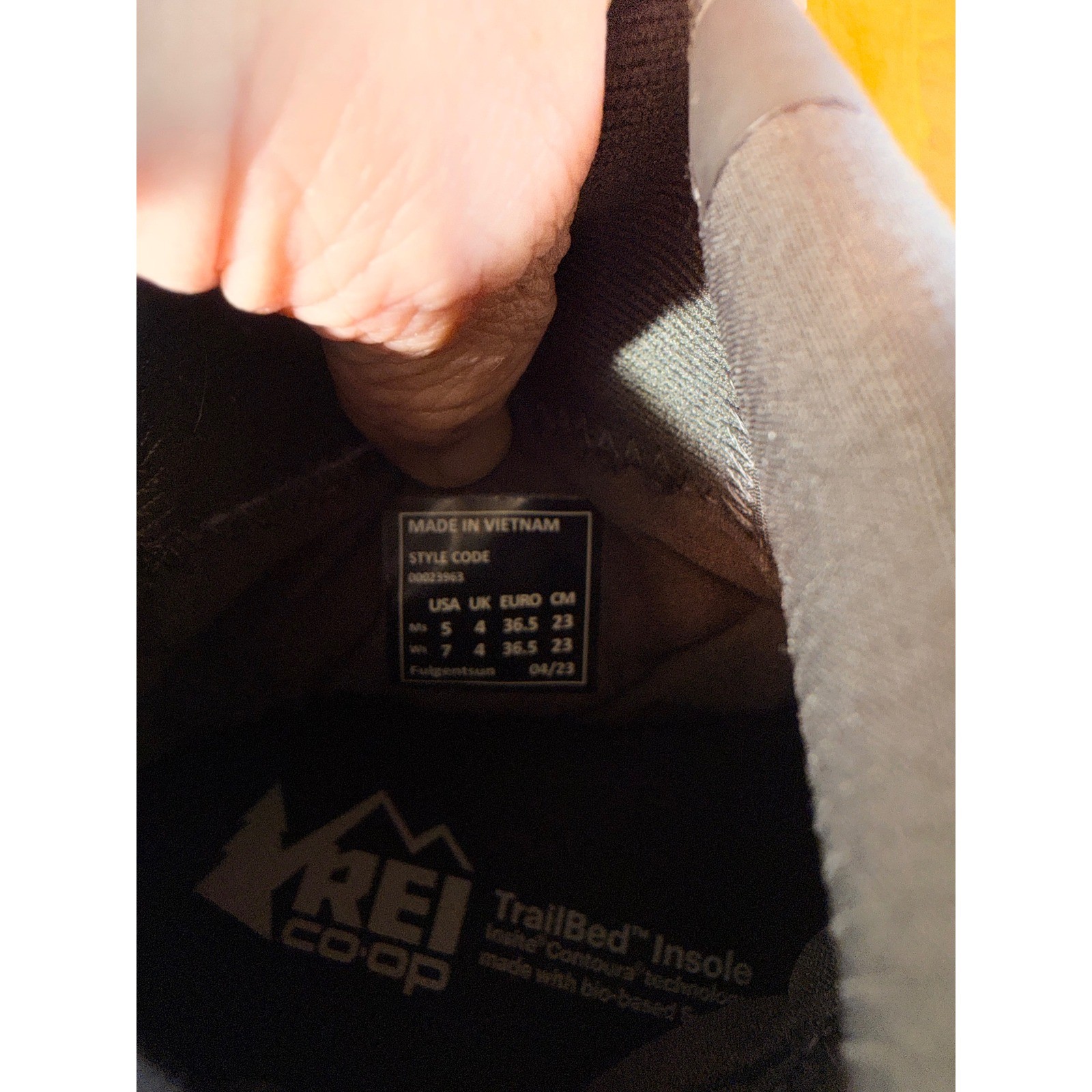 REI Co-op Campwell Insulated Booties Black Quilted Camp Slippers Womens 7