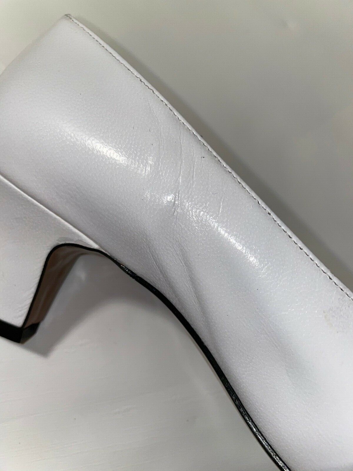 CALIFORNIA MAGDESIANS WHITE LEATHER and BROWN PUMPS GOLD STUDDED HEELS 8.5 N