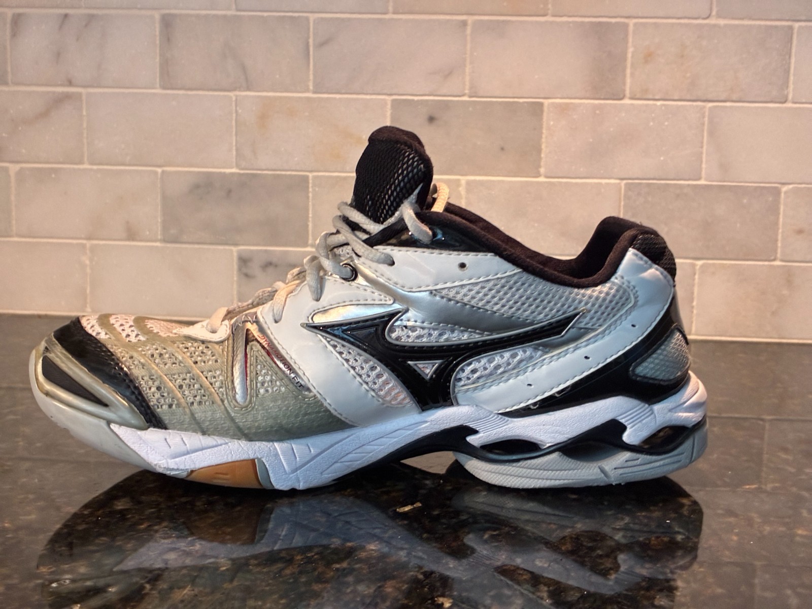Mizuno Wave Bolt volleyball shoe sz 9.5W