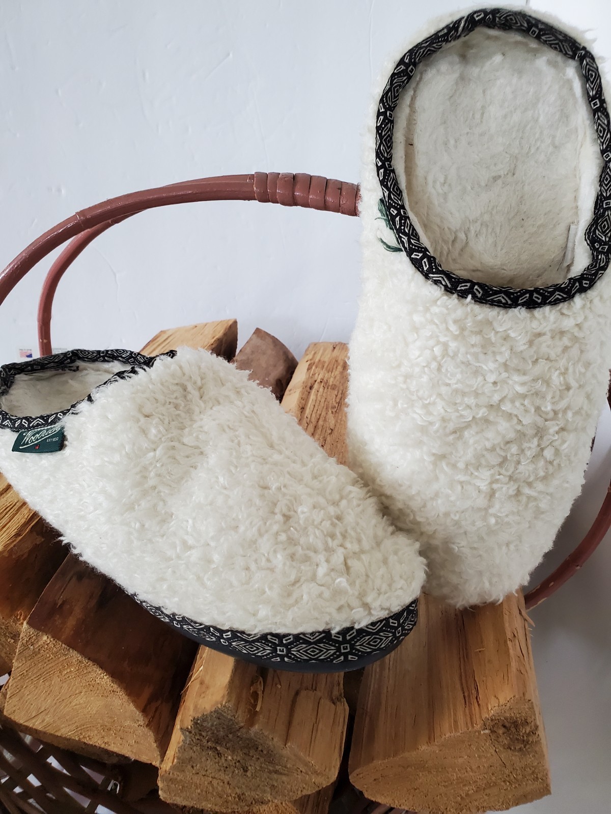 🐑WOOLRICH🐑 Women’s White & Black Fleece Winter Bath Slippers Sz 10