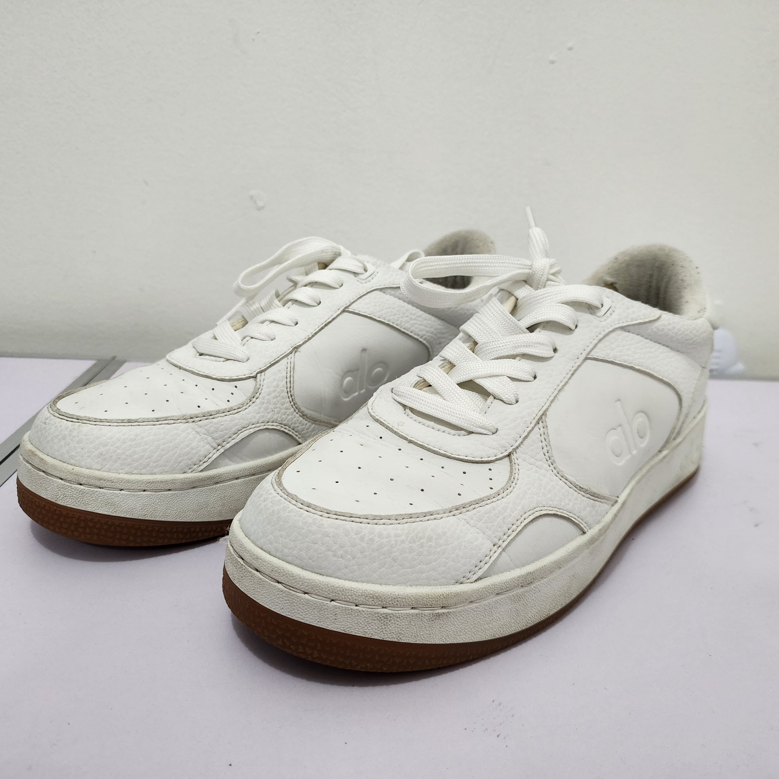 Alo Yoga Recovery Mode Sneakers White A0685U Womens 11.5 Mens 10 Vegan Leather
