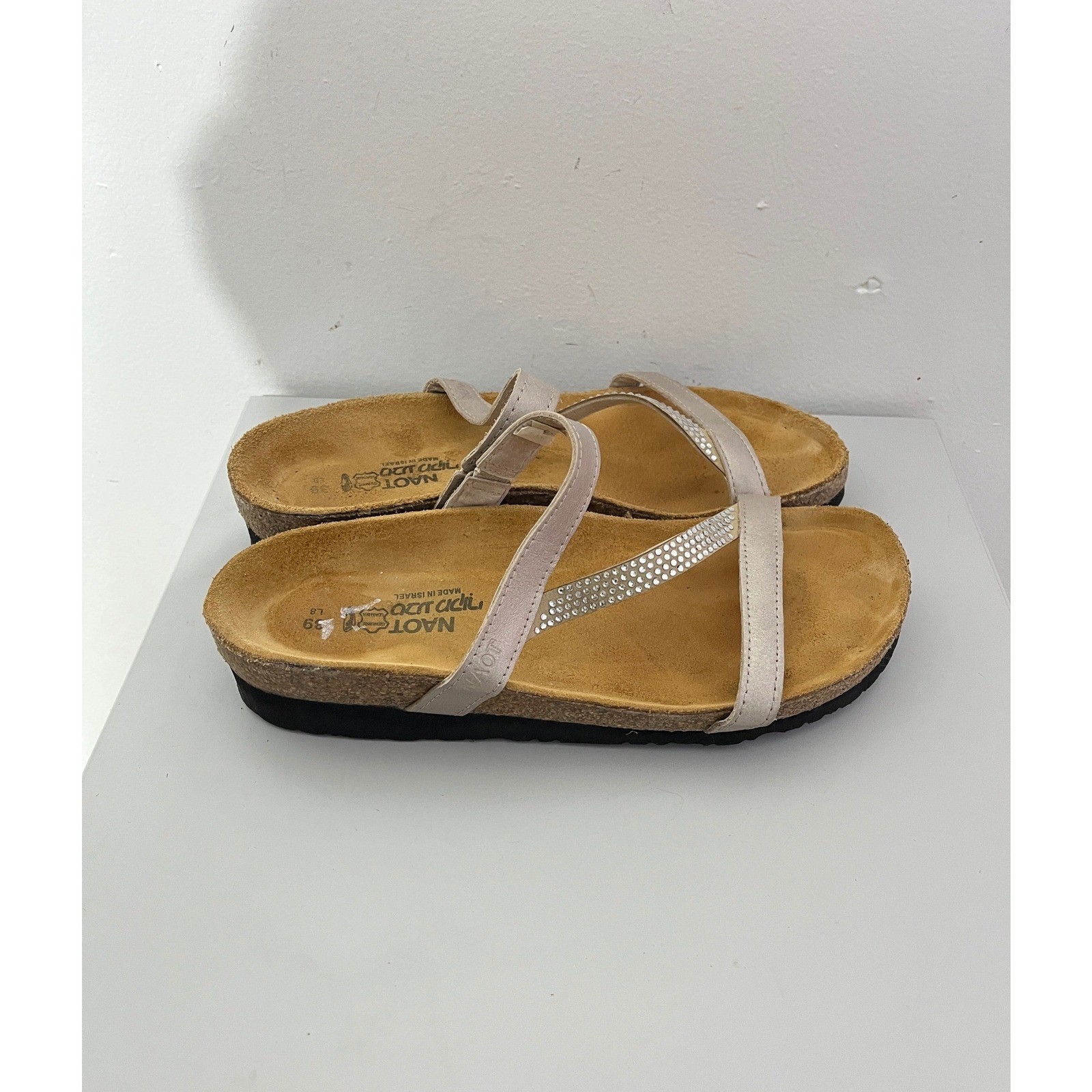 Naot Sandals Women’s 39 Silver Metallic Rhinestone Leather Comfort Shoes