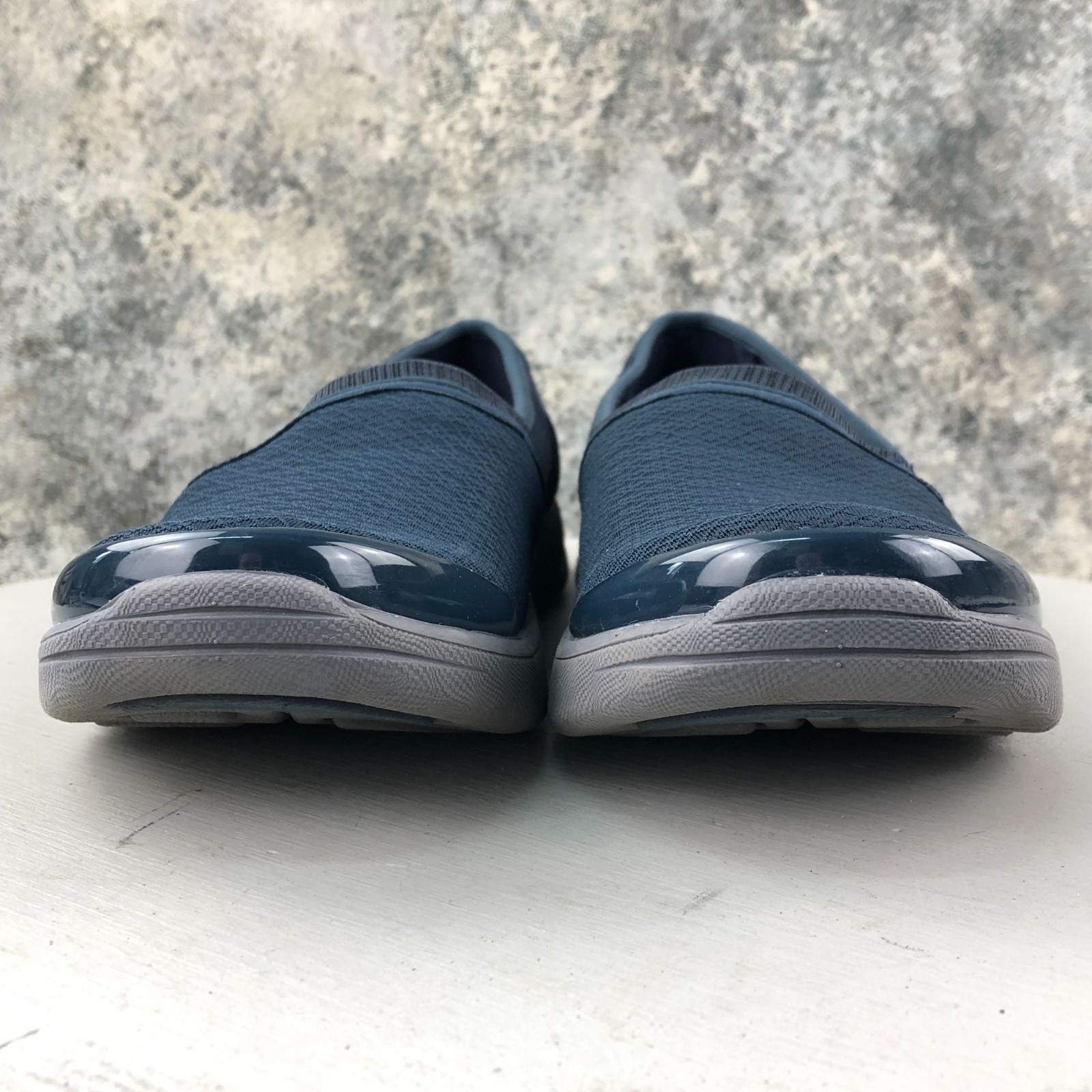 BZees Women’s Size 9.5M Lollipop Navy Blue Slip On Lightweight Casual Shoes