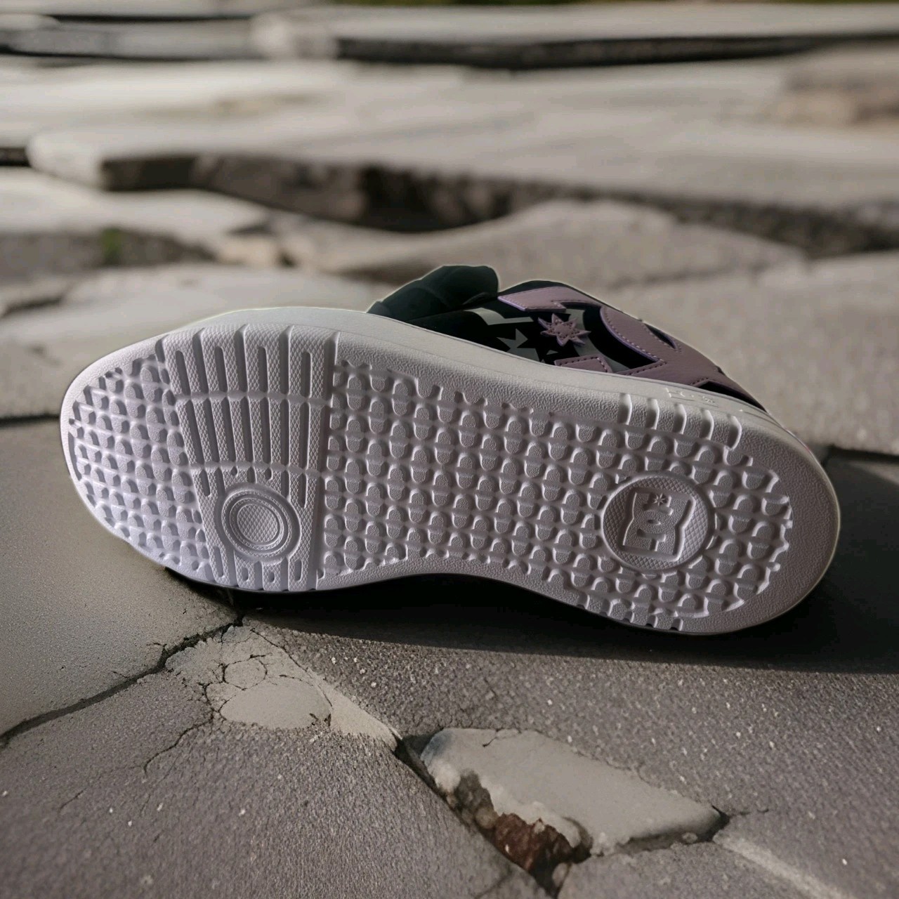 Women’s DC Court Graffik Platform Skate Shoes – Black/Lavender/Light Grey