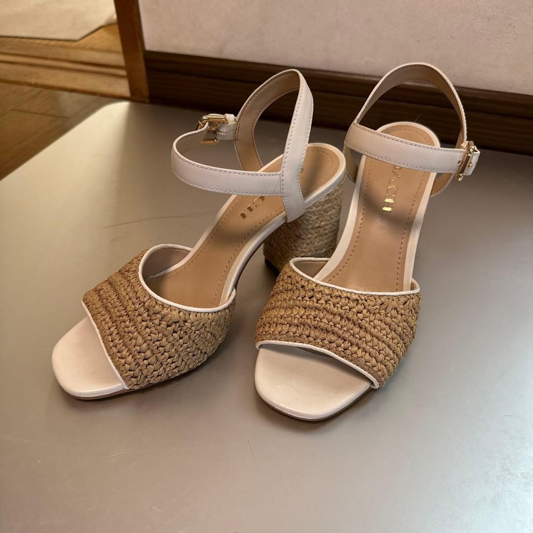 COACH Straw Material Ankle Strap Sandals color is slightly brighter than in the