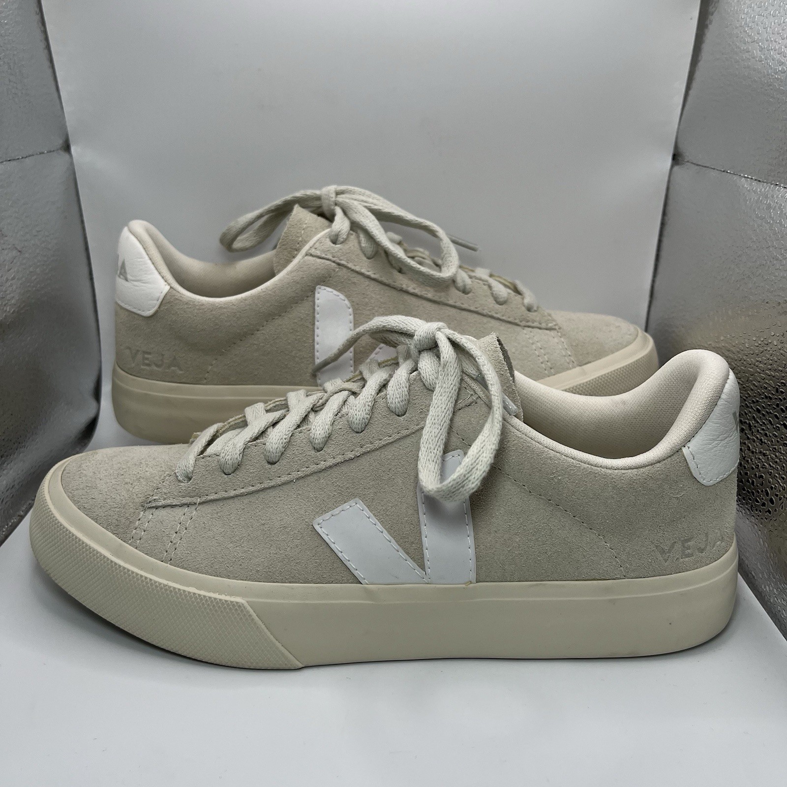 Veja Campo Suede Sneakers Women’s 7 Beige/Natural White Lace Up Shoes BRAZIL EUC