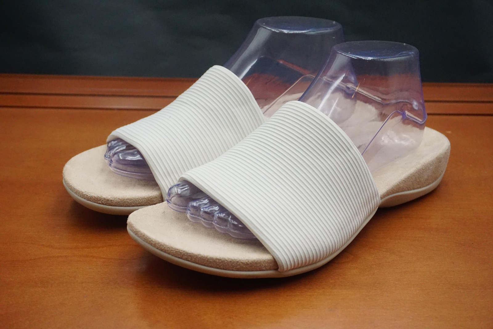 Vionic Renie Knit Sandals Womens Size 9.5 White Slide Cushioned Comfort