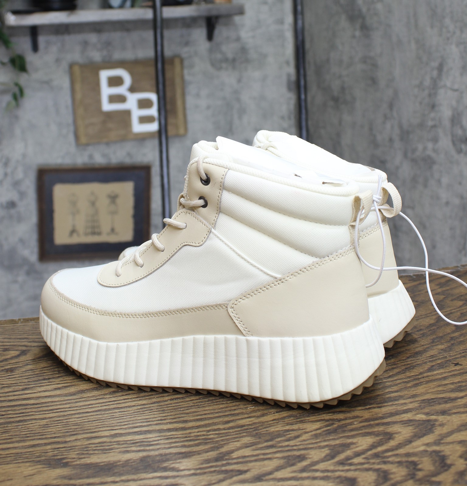 universal Thread Womens Shyla Platform Hiker Boots 91308329 Cream Off White 10M