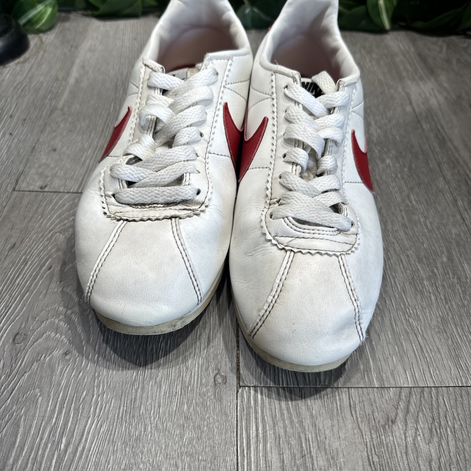 Nike Womens Classic Cortez 807471-103 White Casual Shoes Sneakers Size 7