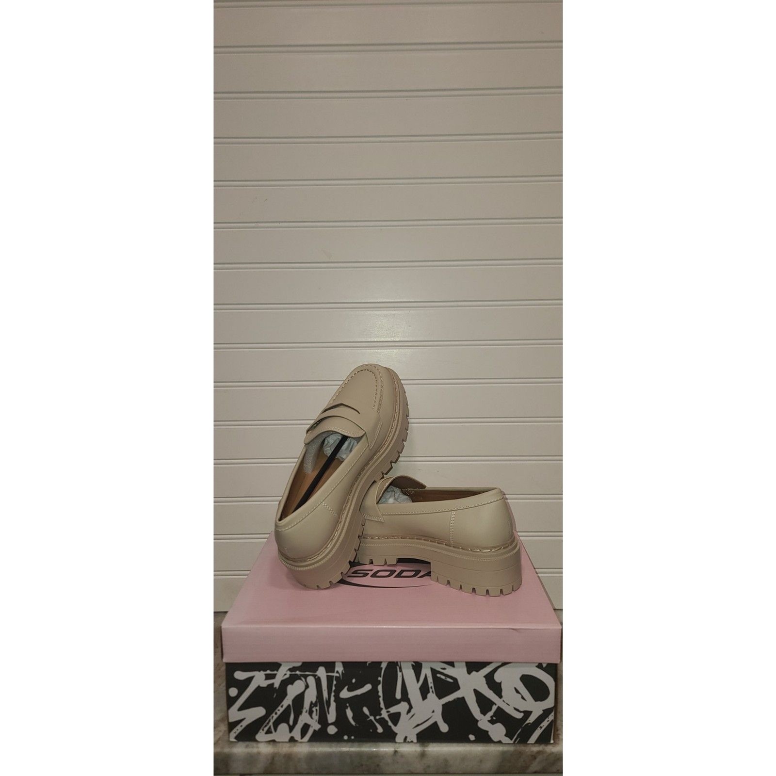 Soda Womens Eureka Penny Loafer Bone Size 8.5 NIB