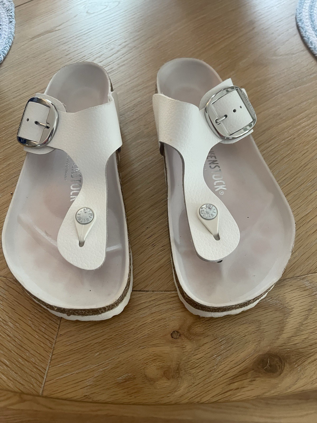 Birkenstock Big Buckle T-strap White sandal. Womens Size 38/ 7 Or 7 1/2 US