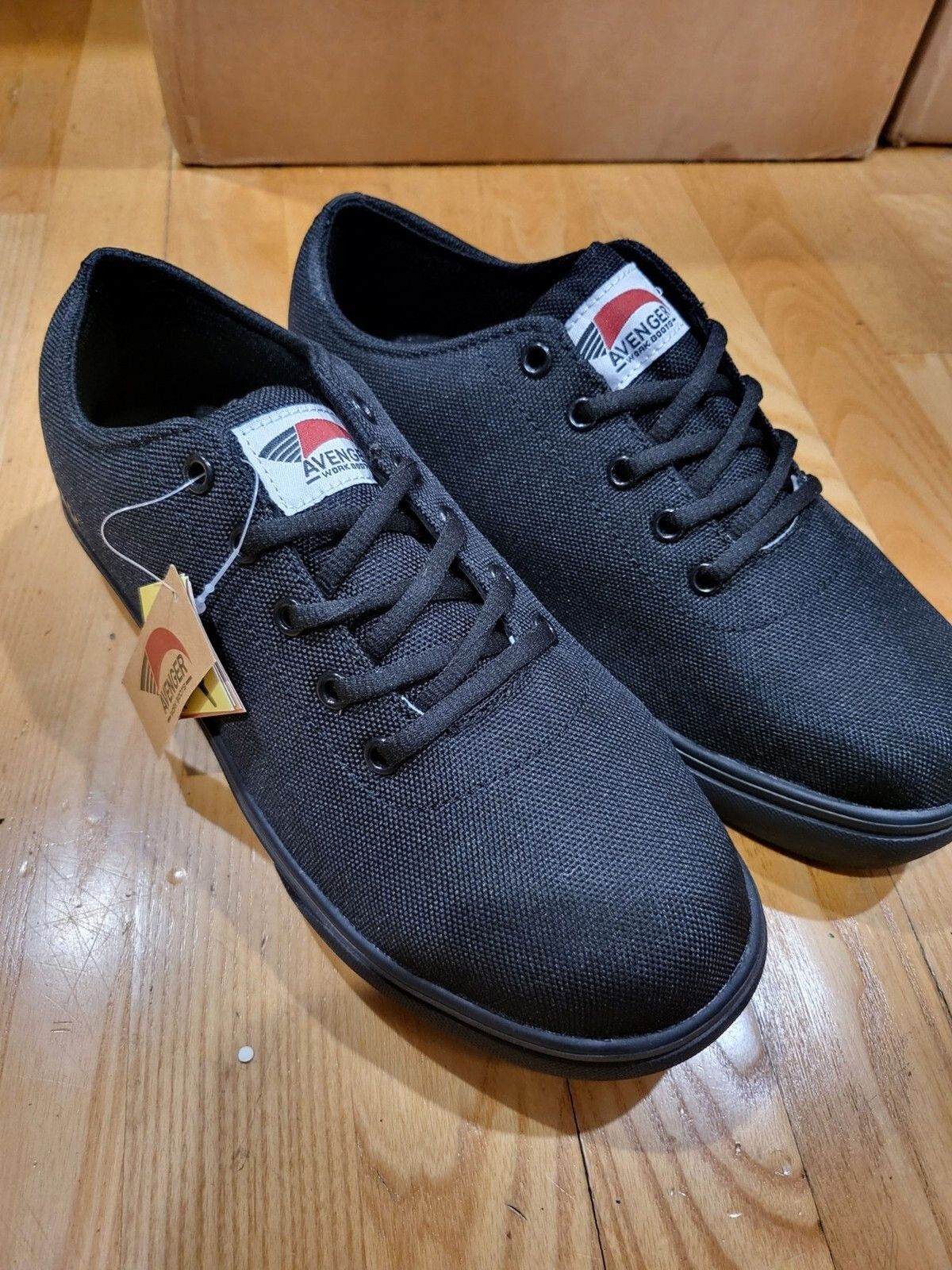 Avenger Work Shoes Womens 8 M Black Safety Toe Sneaker Slip Resistant EH NEW