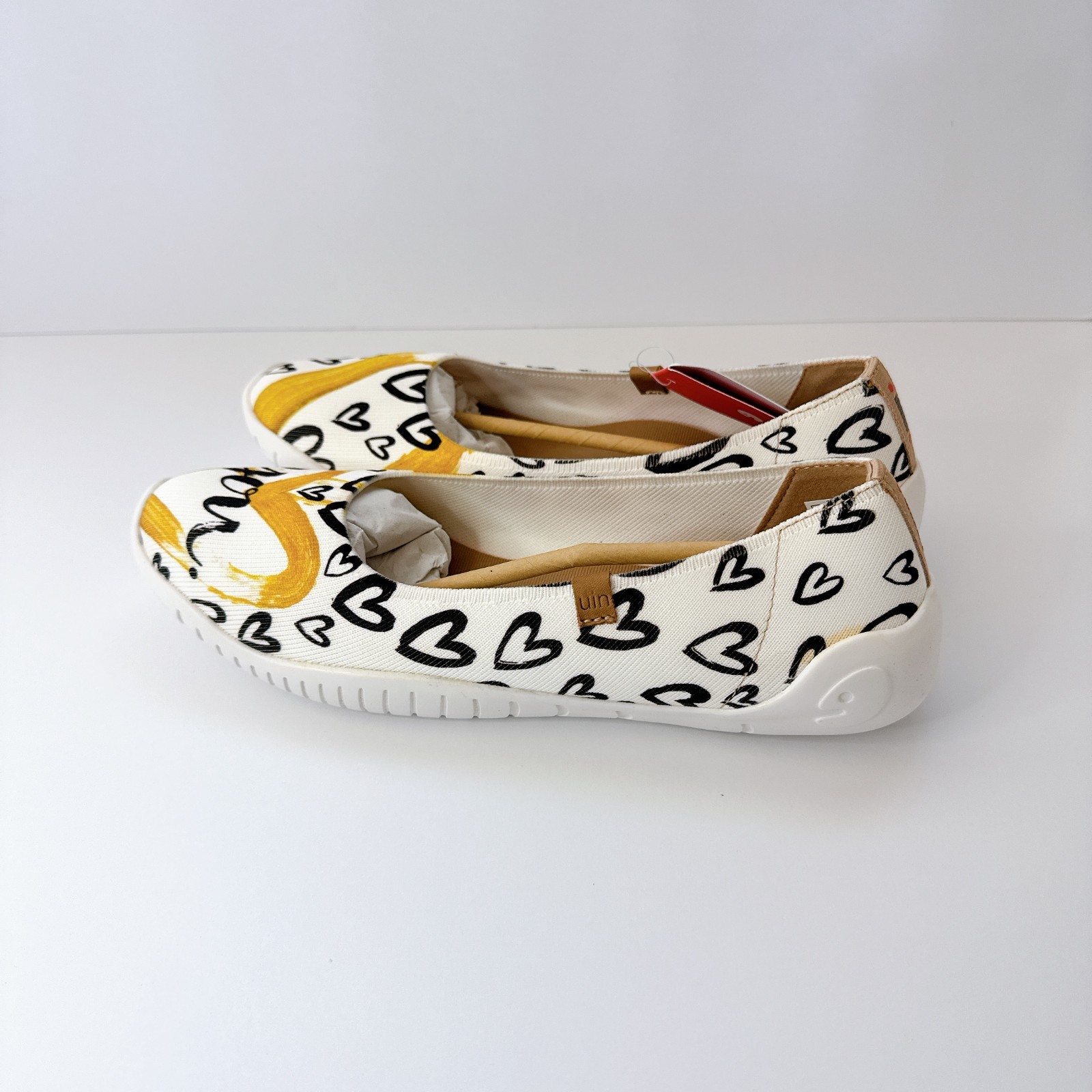 Women’s Size 10.5 UIN Te Amo Art Hearts Flats Slip-On Comfy Shoes Knitted