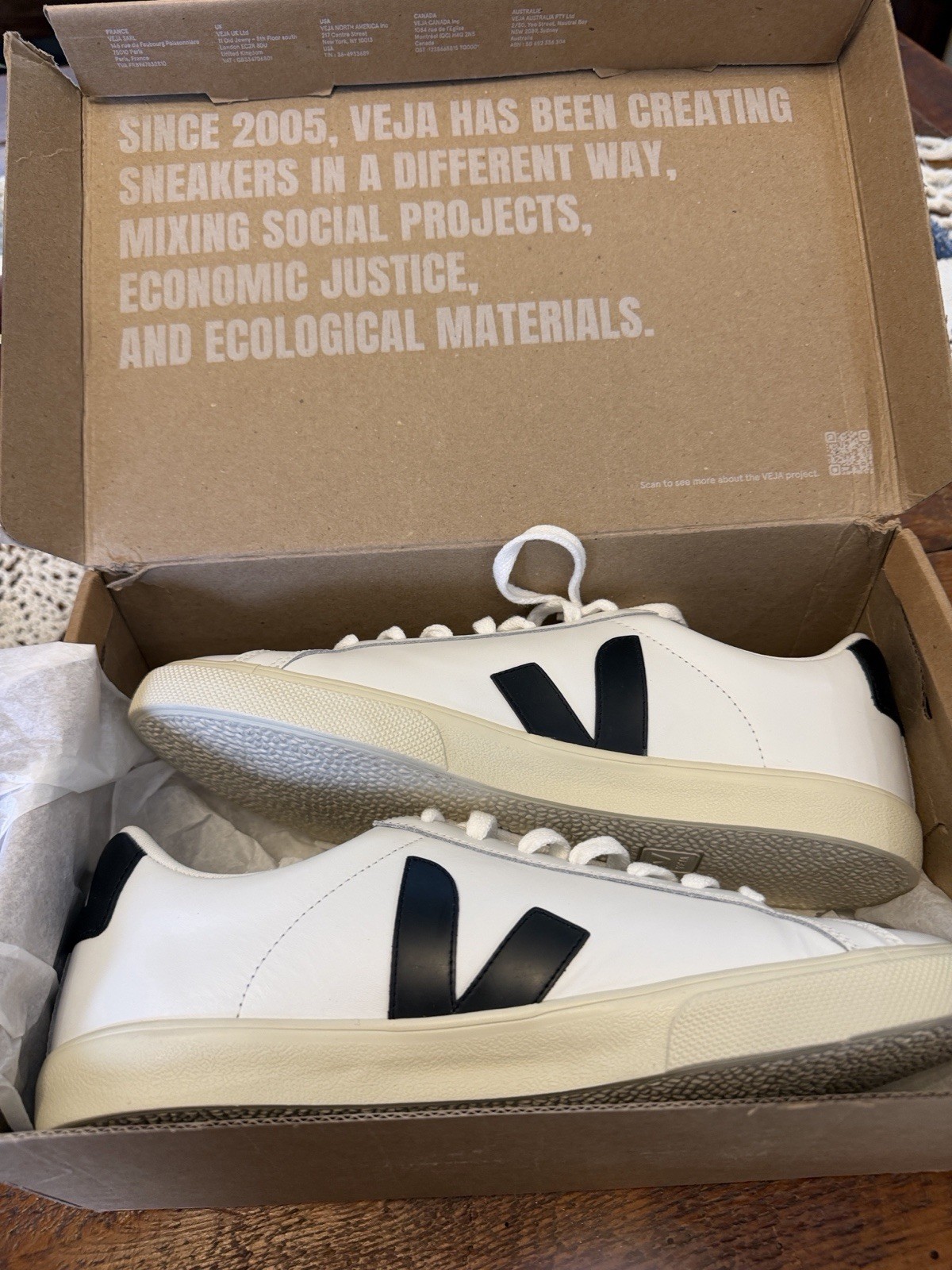 Size 8 – Veja Esplar Leather White Black W