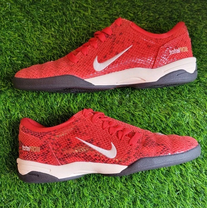 Nike Total 90 SE Fire Red Snakeskin Women’s Size 8 Indoor Soccer Shoe IB4204-600