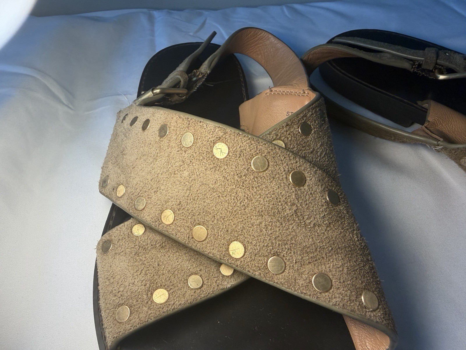 Women’s Beige Leather Studded Strappy Flat Sandals Ankle Strap Buckle 9.5