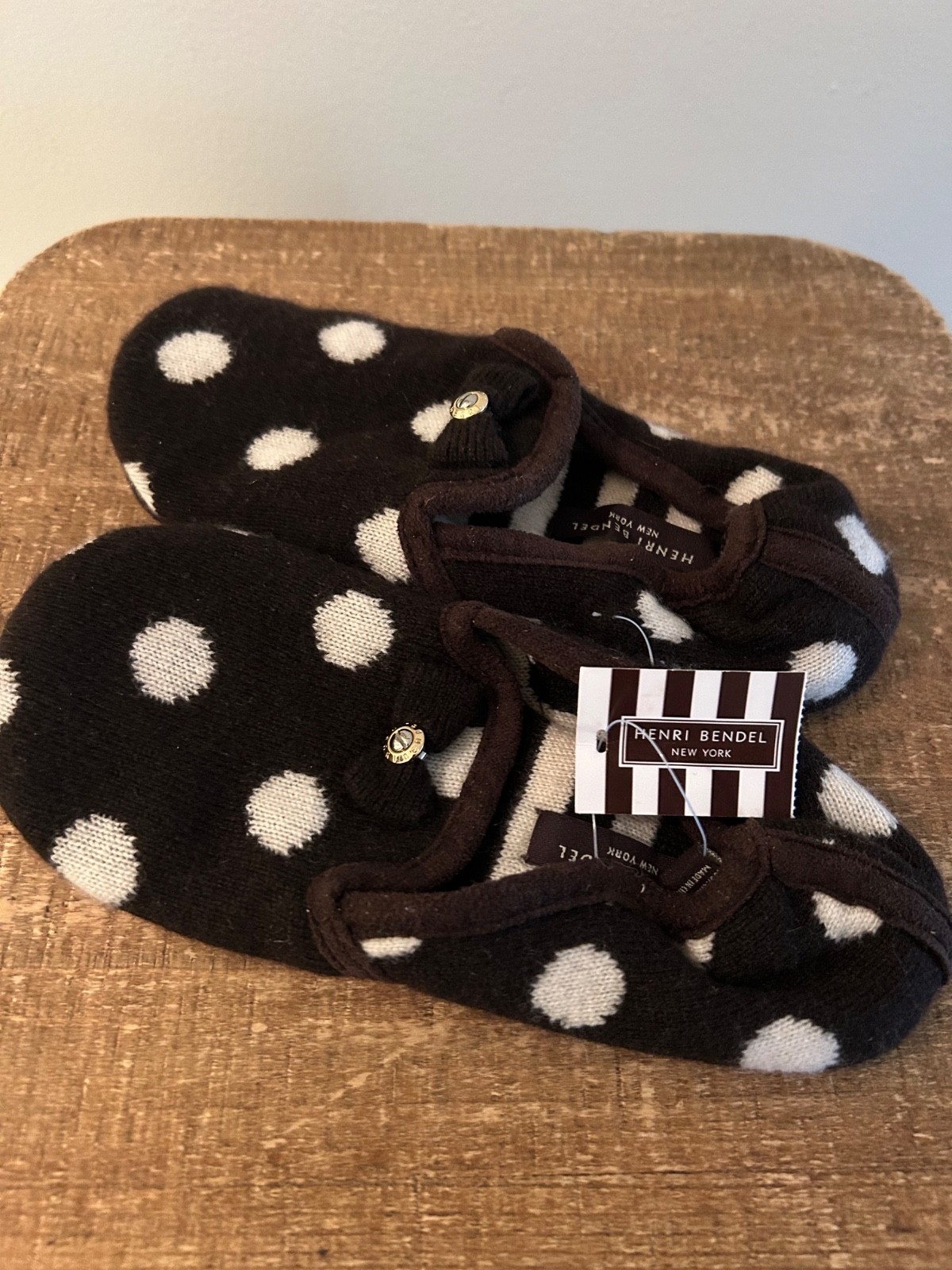 New Henri Bendel Cashmere Women’s Polka Dot Slippers, One Size with tags