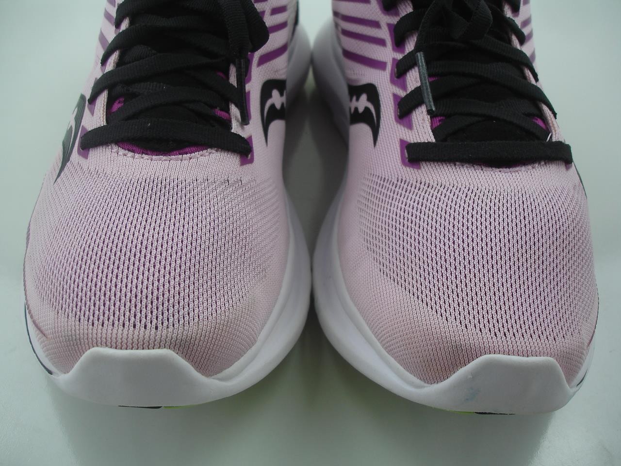 Women’s sz 7 M Saucony Kinvara 12 S10619-3 Fairytale Razzle Pink Running Shoes