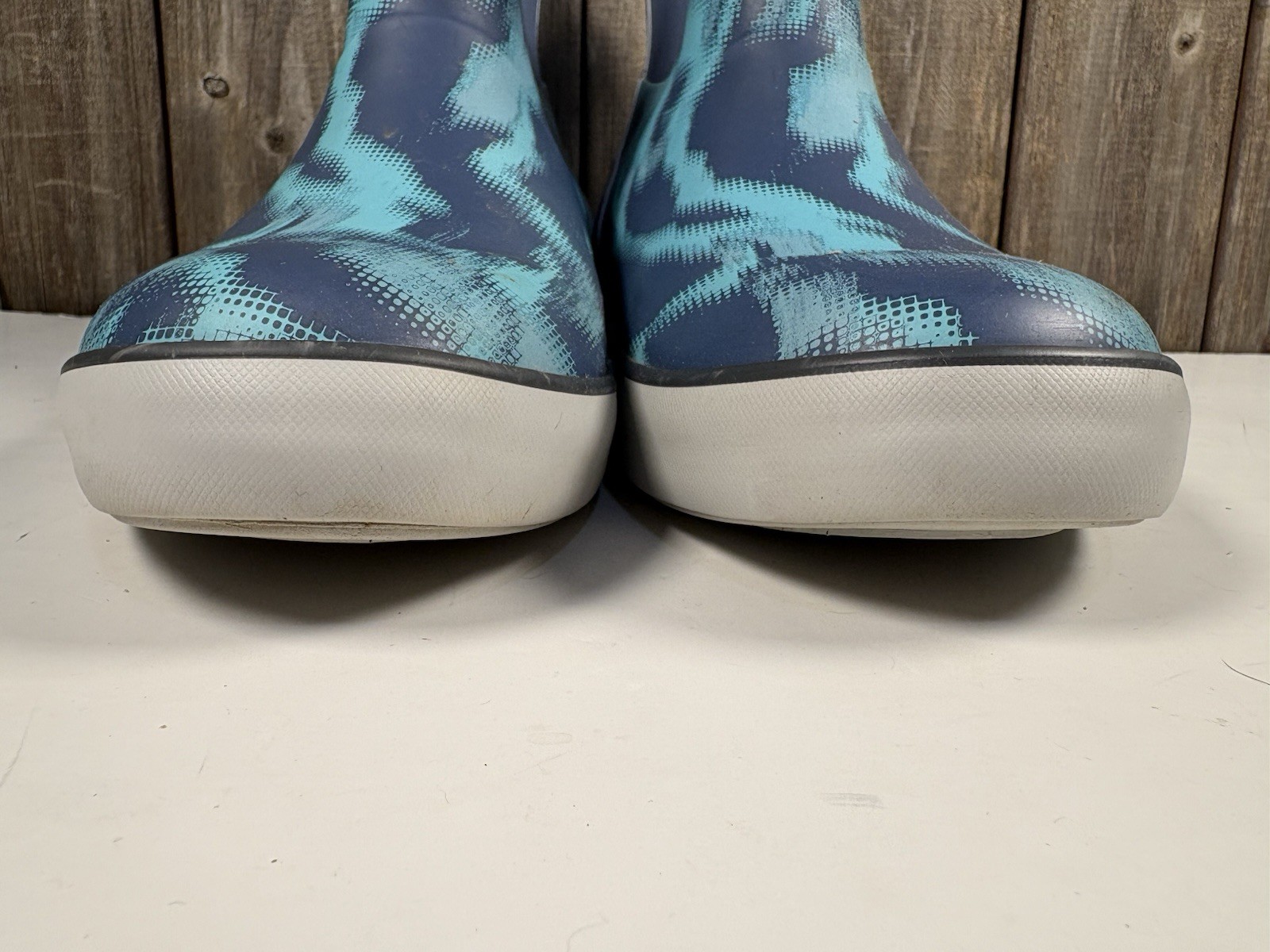 HUK Waterproof Rogue Wave Deck Boat Rain Boots Blue Women’s Shoe Size 9