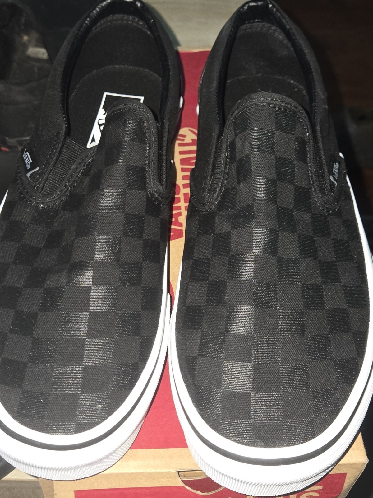 New VANS BLACK CHECKERED Classic Slip-On SHOES. WOMENS SIZE 9