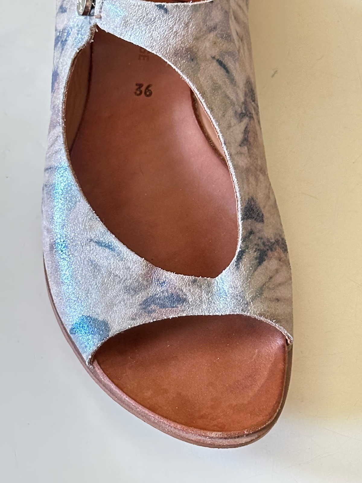 Cydwoq Floral Flat Leather Sandals Women Sz 36 / US 6 Slingback Handmade In USA