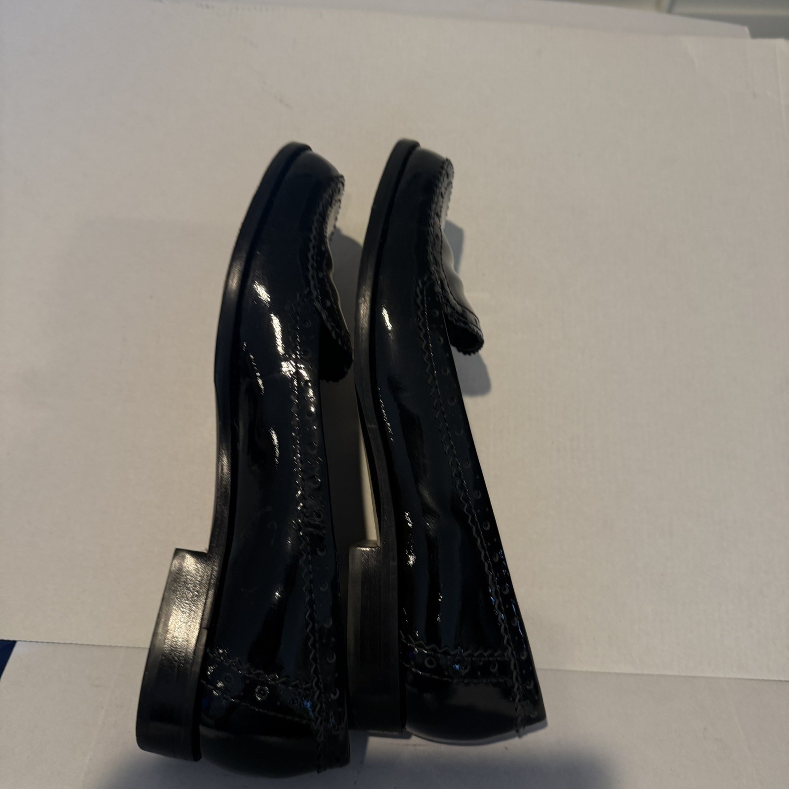 NICE! VIA SPIGA BLACK Patent Scalloped Trim Flats Loafers 9 Medium