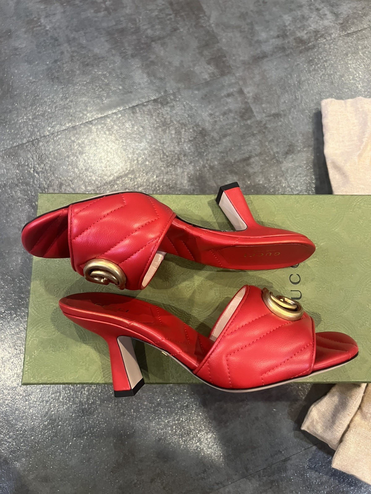 Gucci Marmont GG Quilted Leather Chevron Sandals Slides Maple Red US 6/ EUR 36