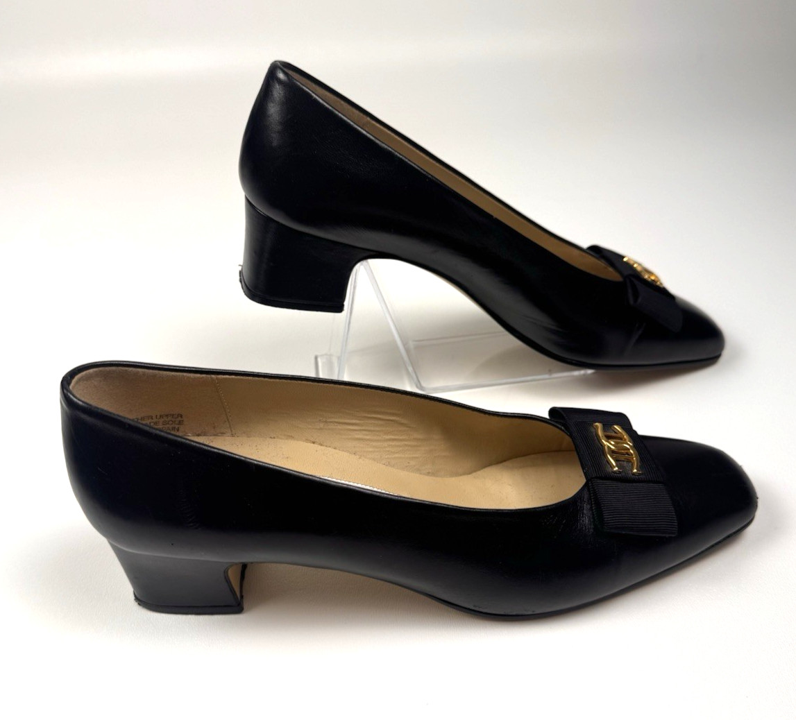 ETIENNE AIGNER Black Vintage Leather pumps, Grosgrain Bow with Logo 8.5 Narrow