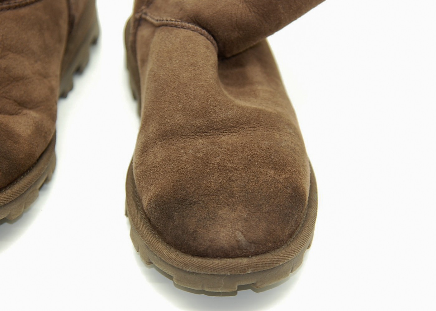 UGG Essential Short 5835 Womens Chocolate Sheepskin Boots Size 8