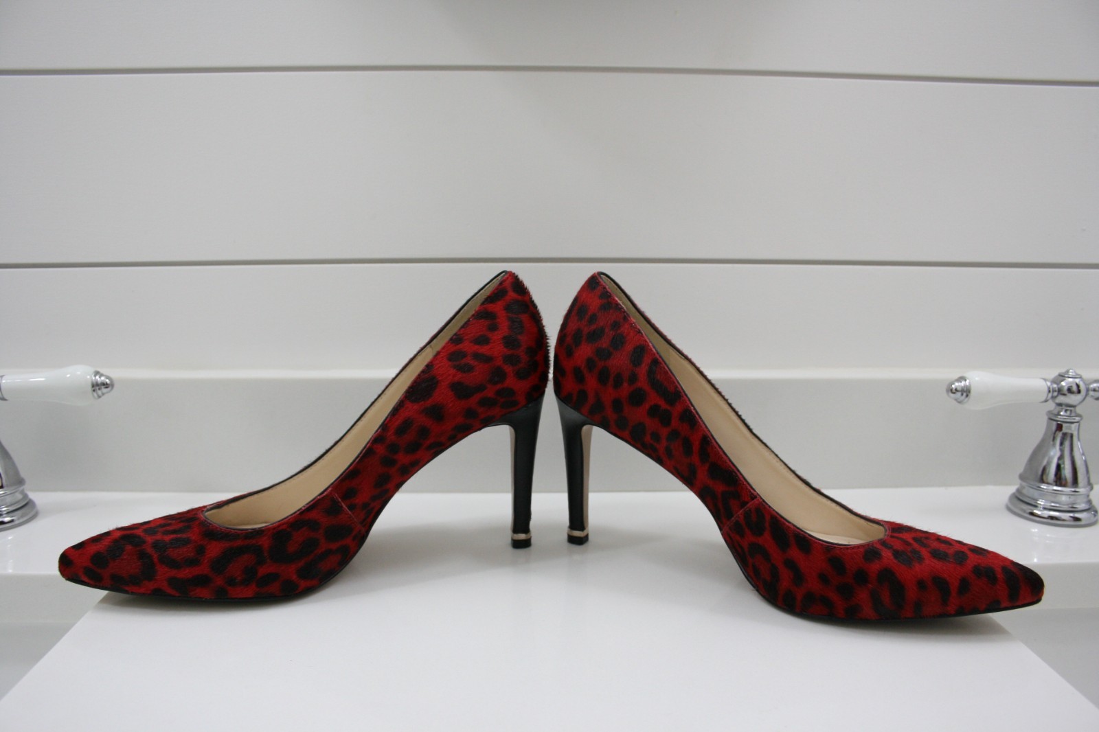 Katherine Kelly REESE Red Leopard Print Calf Hair Pointed toe Leather Pumps sz 8
