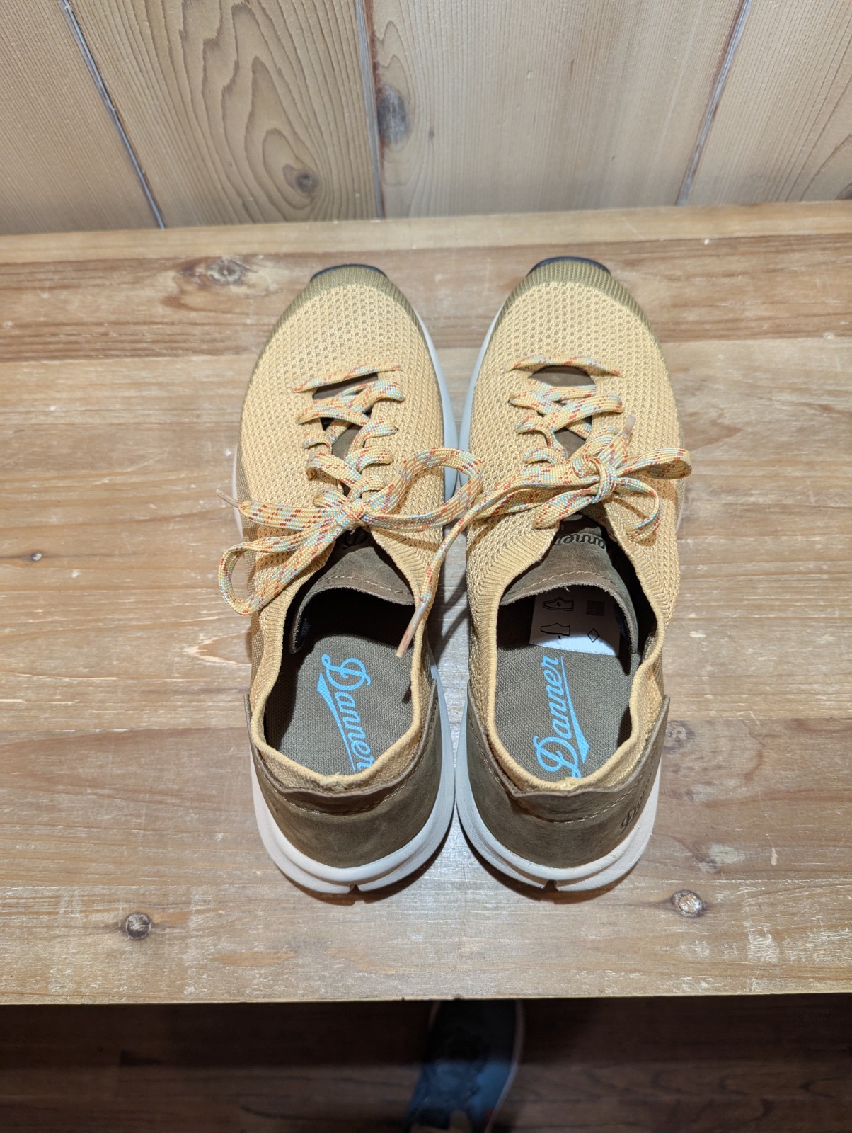 Danner Women’s Caprine Low Summer Wheat Size 10 Hiking Trail Shoes