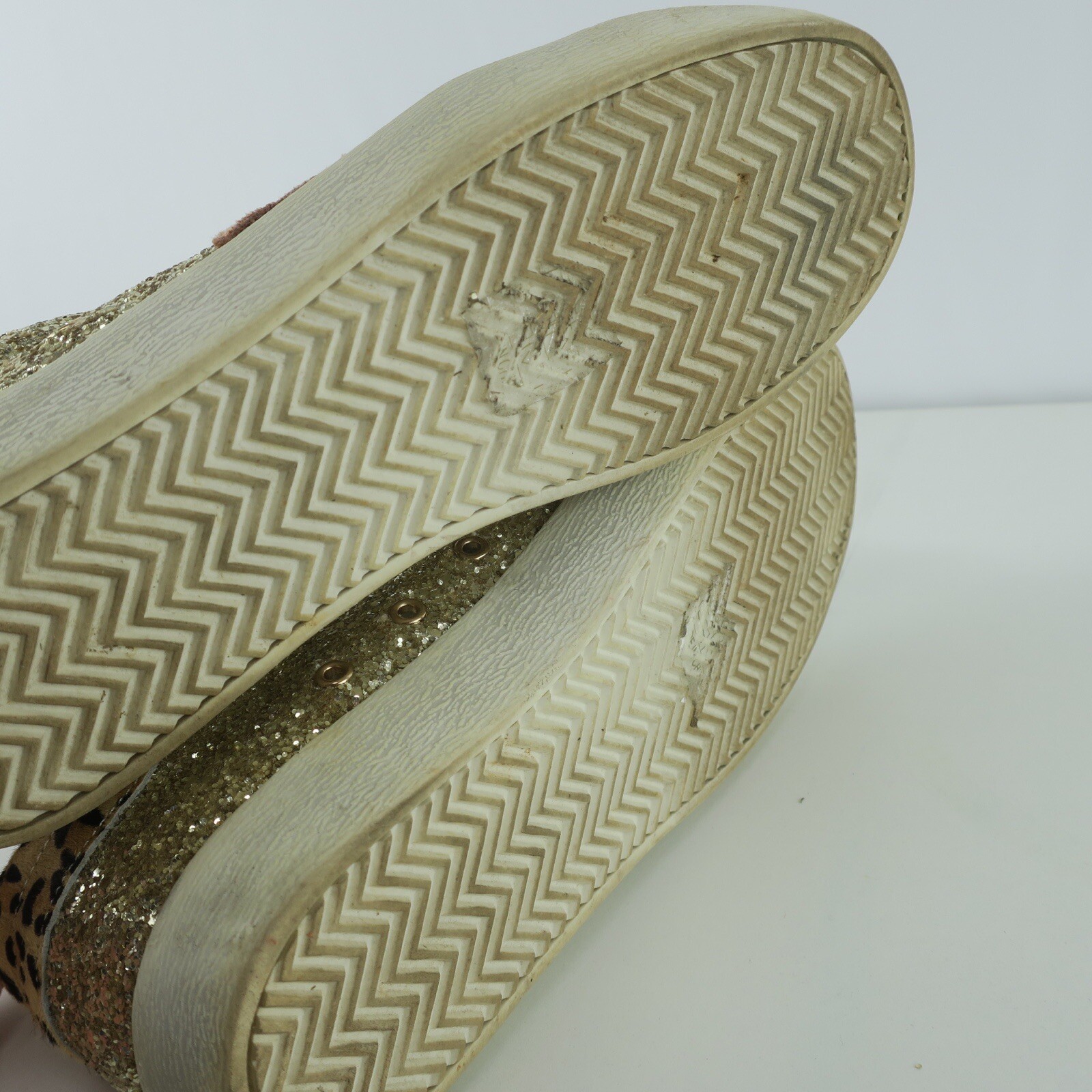 Mi.im Gold Glitter Leopard Print Star Sneakers Shoes Women’s Size 8