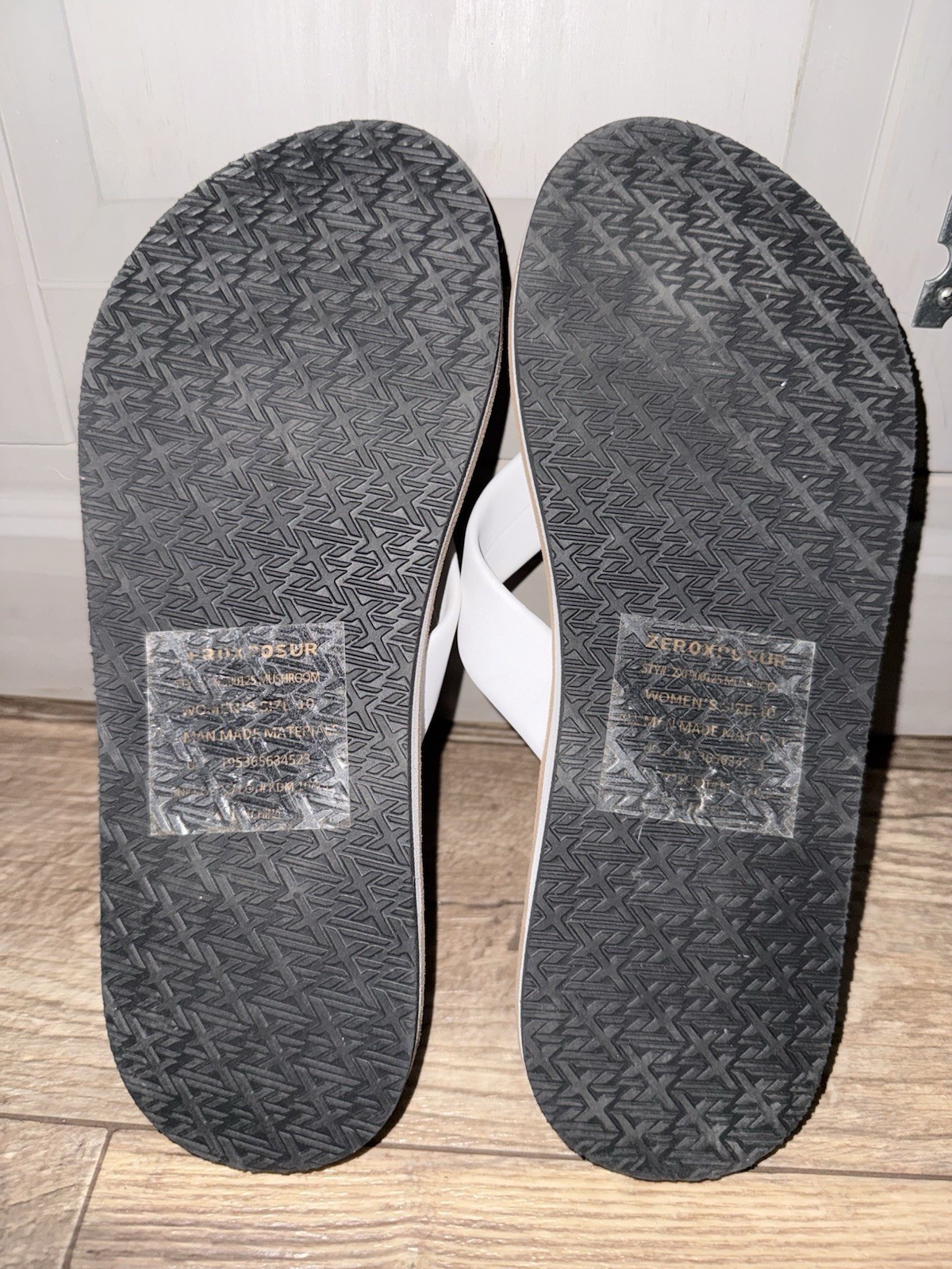Women’s ZeroXposur Flip Flops Size 10 Brown White Soft Strap Casual Summer Sanda