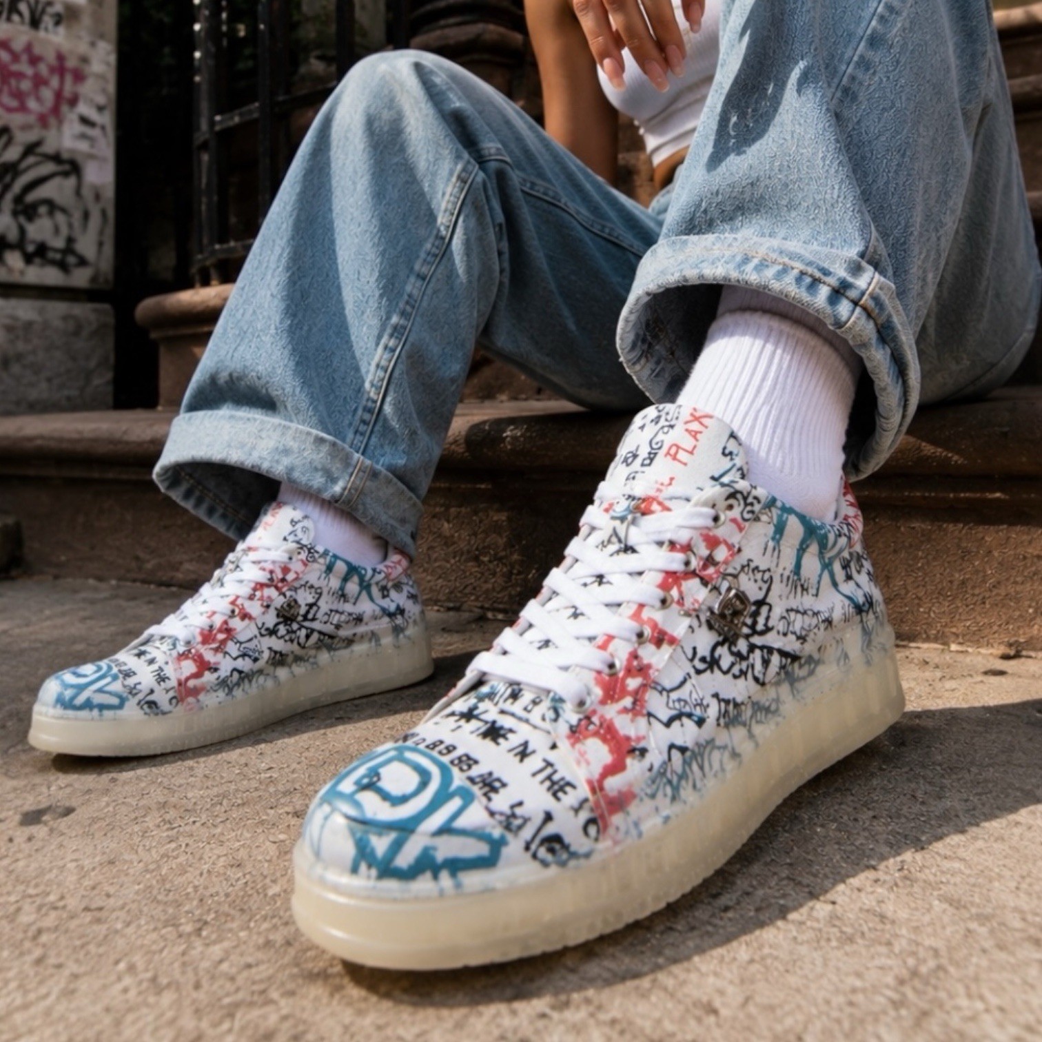 DKNY Womens 9.5 Graffiti Platform Sneakers Colorful Streetwear Lace Up Shoes