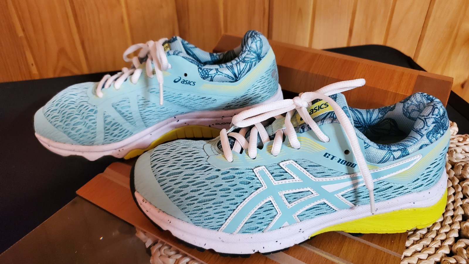 Asics GT-1000 Flyte Foam Lite Truss (1014A038) SZ 6 Youth Kids Mint Green-Yellow
