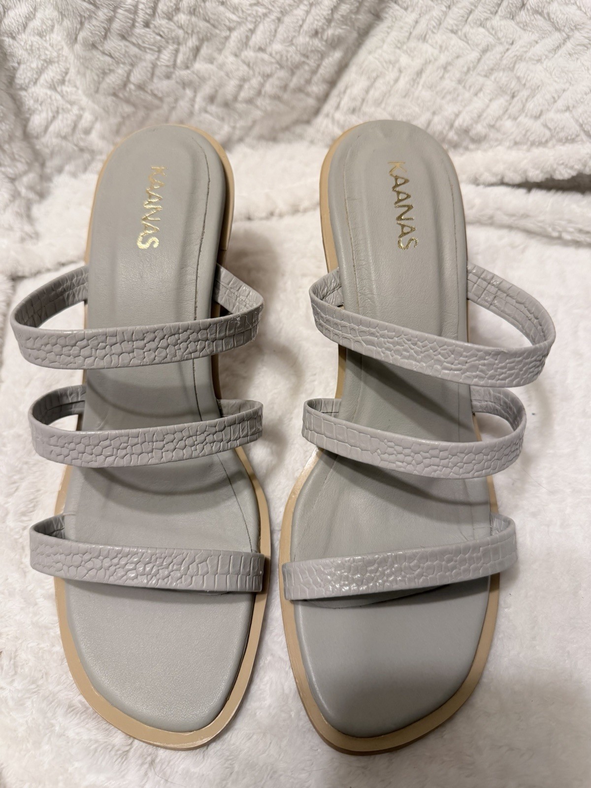 Kaanas Magdalena Sandals Women’s US9 Cement Embossed Leather Strappy Unique Heel