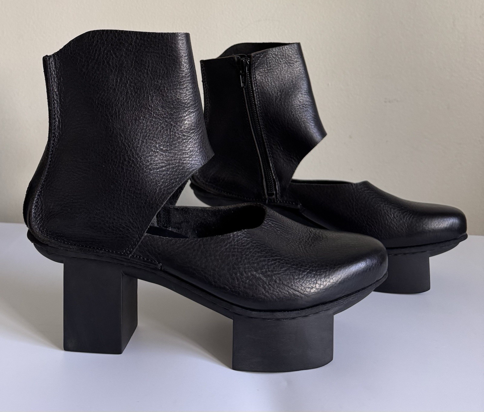 Trippen Happy Collection Split Platform Leather Ankle Boot with Cutout EU 41