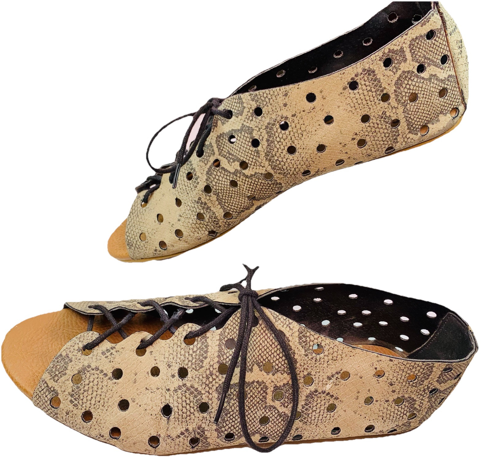 Volcom Open Toe Shoes Animal Print Flats Lace Up Eyelets Women’s 7 Unique Rocker