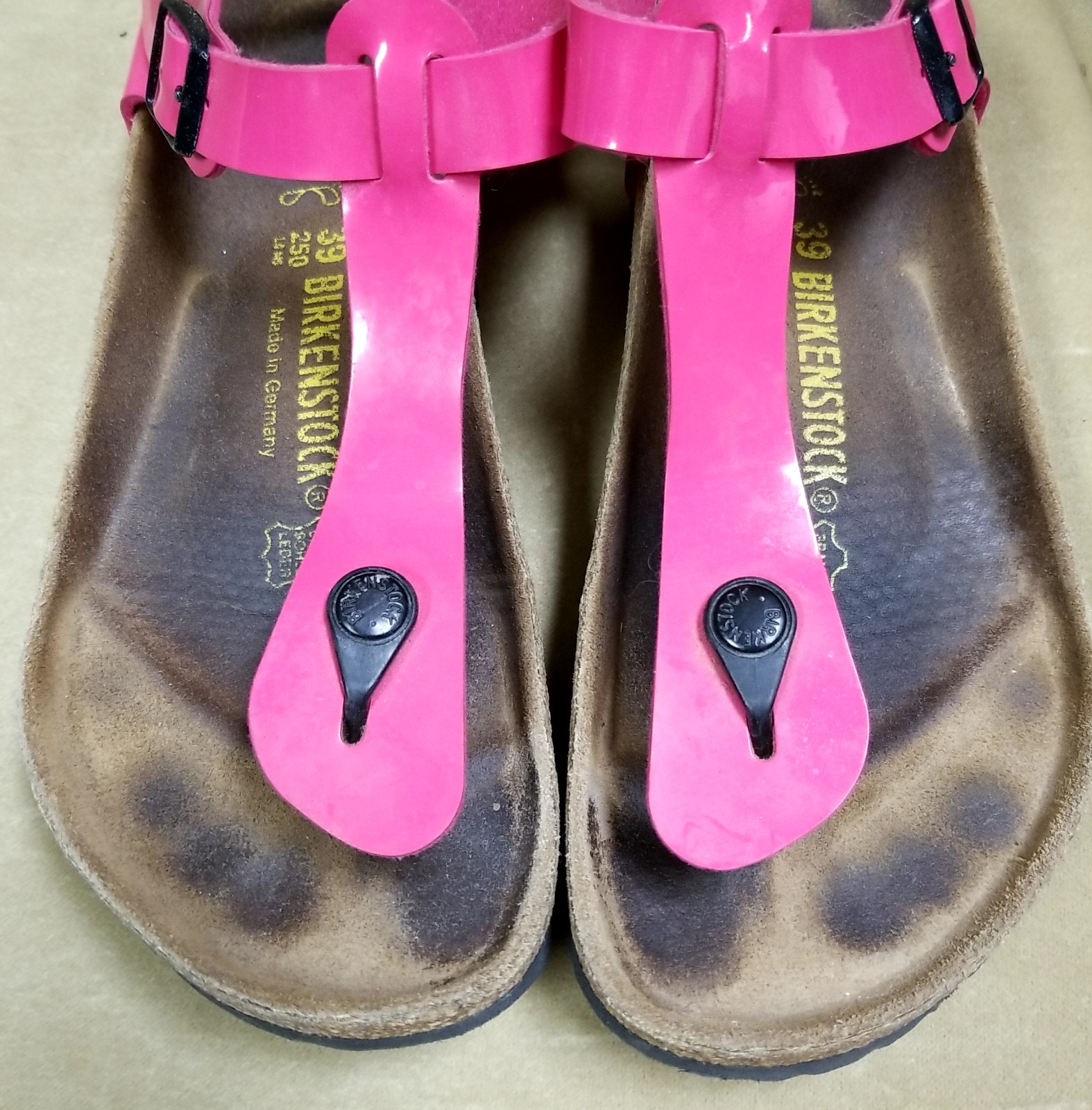 Preowned Birkenstock Gizeh Sandals Bright Pink Leather Straps Germany Women Sz 8