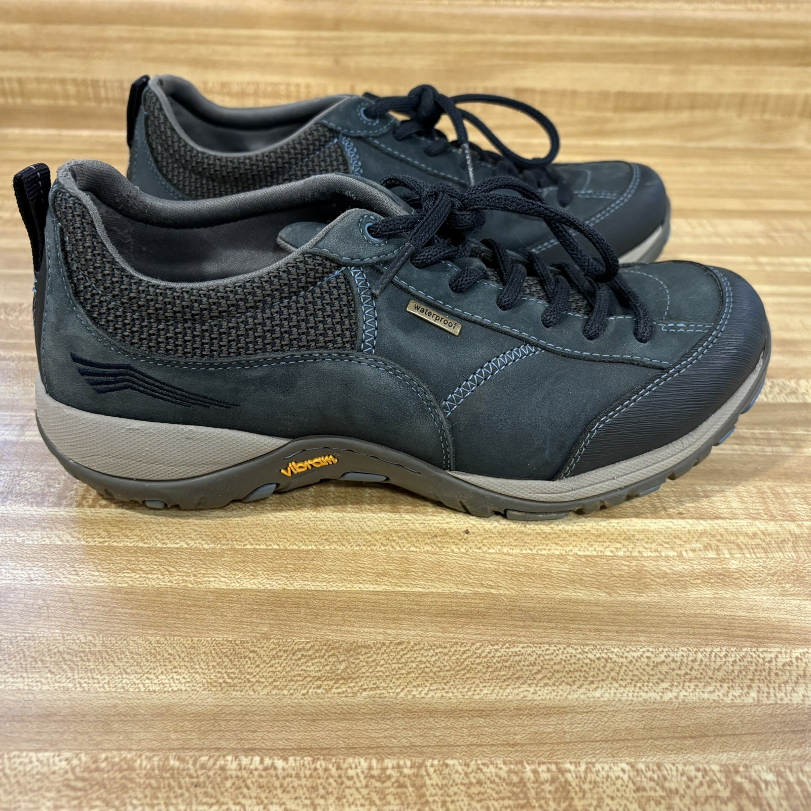 DANSKO Paisley Navy Womens Shoe Size 39(W8.5-9) VIBRAM Waterproof Slip Resistant