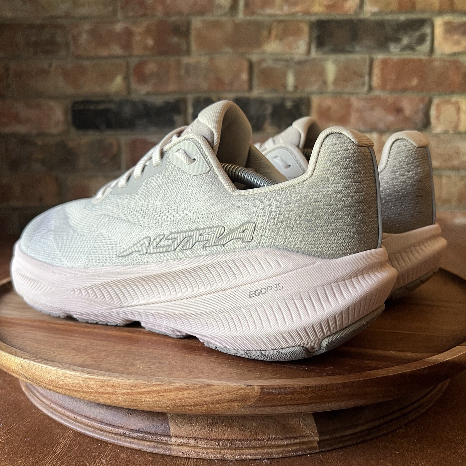 Altra Experience Flow 3 Womens 9.5 Beige Pink Athletic Running Shoes Sneakers