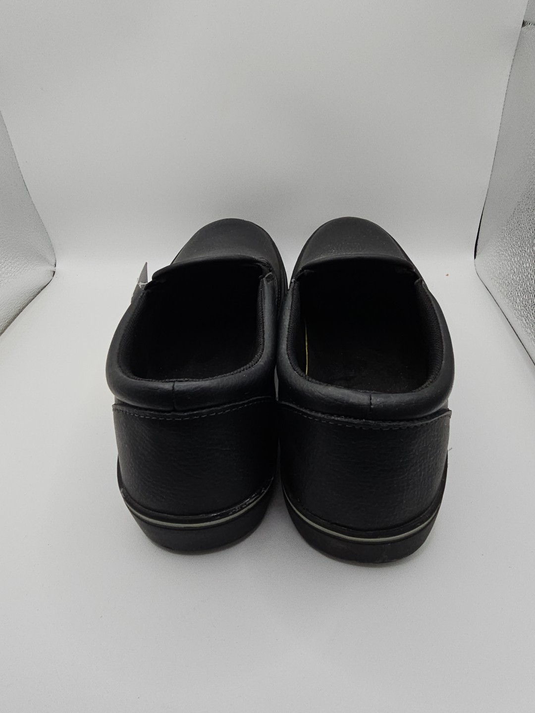 Treadsafe Unisex Slip Resistant Slip On Shoe NWOT No Box M9/W 10w