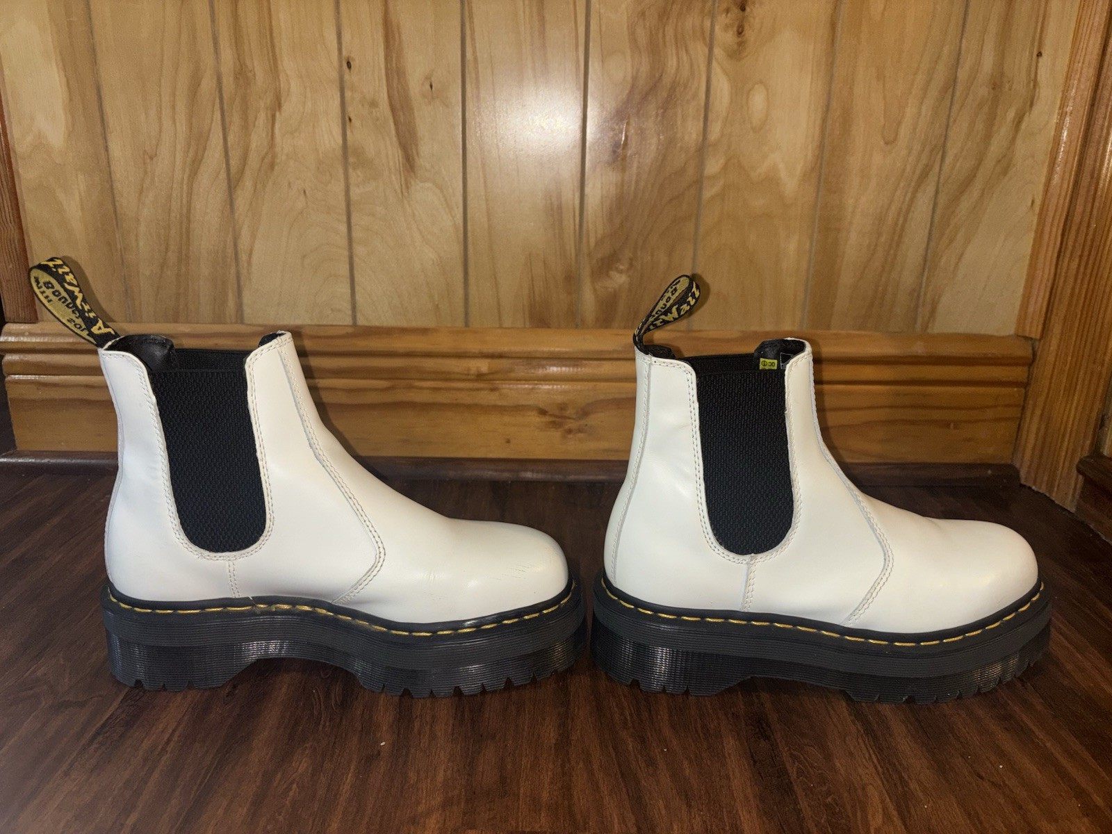 Dr. Martens 2976 Quad Chelsea Platform Boots White Leather Womens US 9